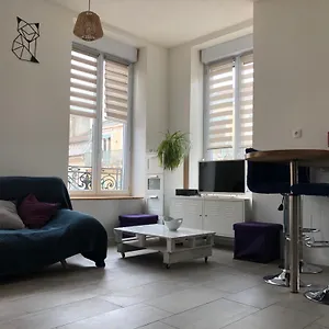Joli Au Centre De Appartamento